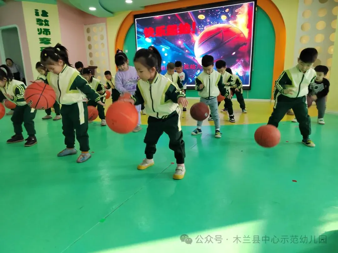 如何通过传球训练增强团队默契?_2